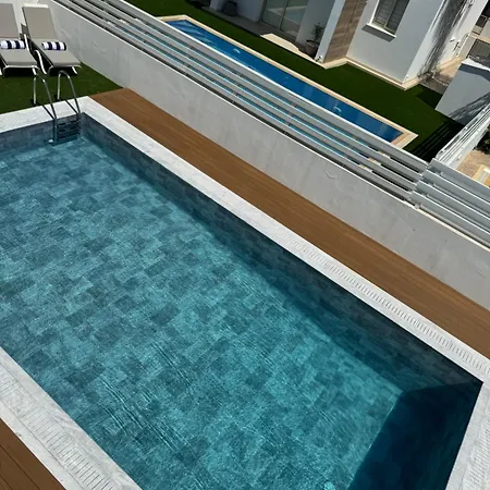 Paez - Private Pool - 3br - Walk To - Pernera Nyaraló