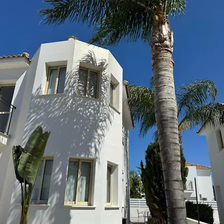 Paez - Private Pool - 3br - Walk To - Pernera