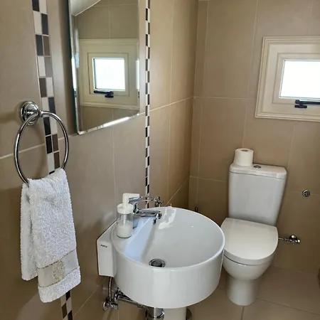 Paez - Private Pool - 3br - Walk To - Pernera *