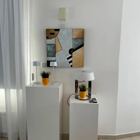 Paez - Private Pool - 3br - Walk To - Pernera