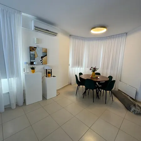 Paez - Private Pool - 3br - Walk To - Pernera Nyaraló