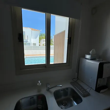 Paez - Private Pool - 3br - Walk To - Pernera *