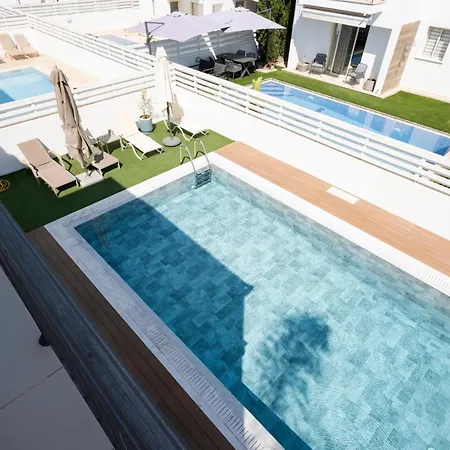 Paez - Private Pool - 3br - Walk To - Pernera Nyaraló *