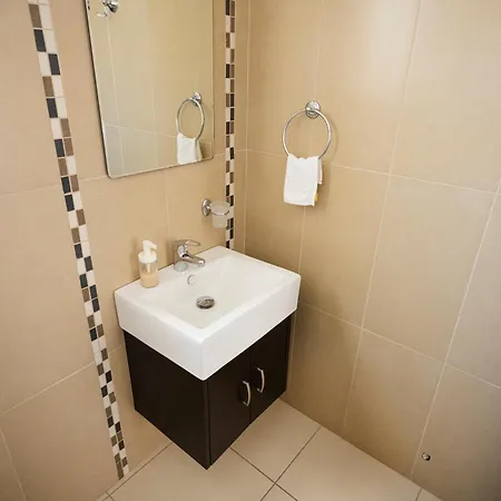 Nyaraló Paez - Private Pool - 3br - Walk To - Pernera Protarász