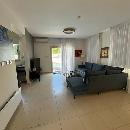 Nyaraló Paez - Private Pool - 3br - Walk To - Pernera Protarász