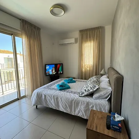 Paez - Private Pool - 3br - Walk To - Pernera Protarász