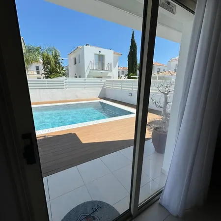 Paez - Private Pool - 3br - Walk To - Pernera Nyaraló